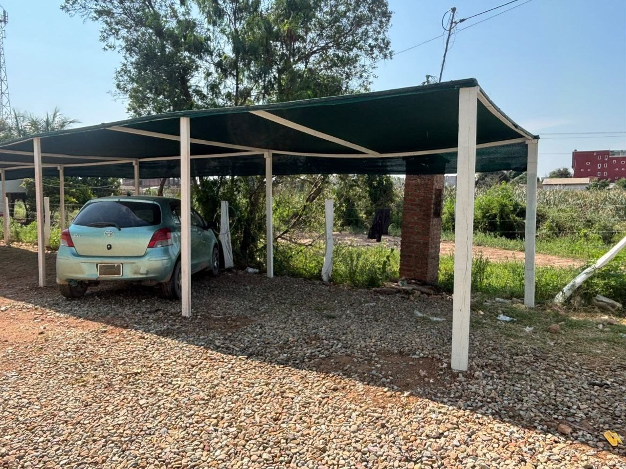 Parqueo techado para pacientes